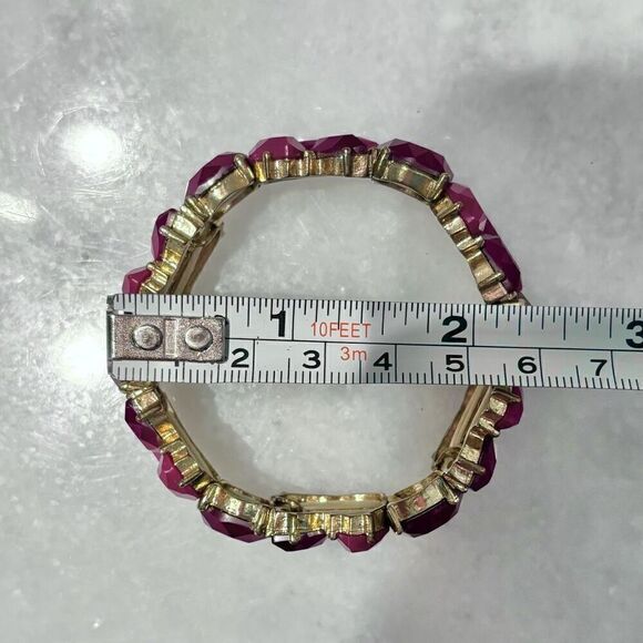 Francesca’s Multi-shaped Stones Prong Set Rhinestone Accent Elastic Bracelet Red - Picture 3 of 3